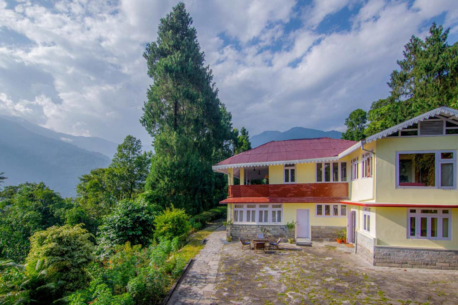 La Ipsing Farm By Stayvista - 3 Bhk Villa With Balcony, Mountain View, Indoor Games, And Pet Friendly Samdong Exterior foto